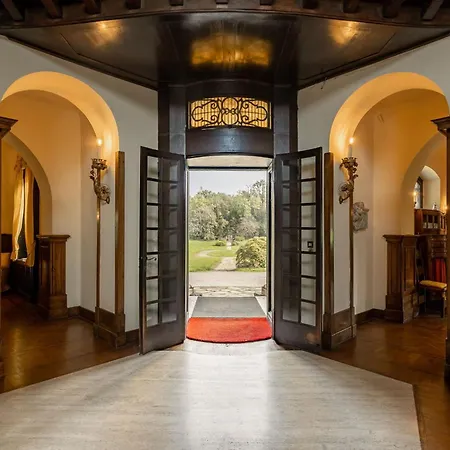 Rocchetta By Halldis *