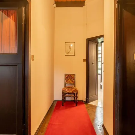 Rocchetta By Halldis 보시시오 파리니