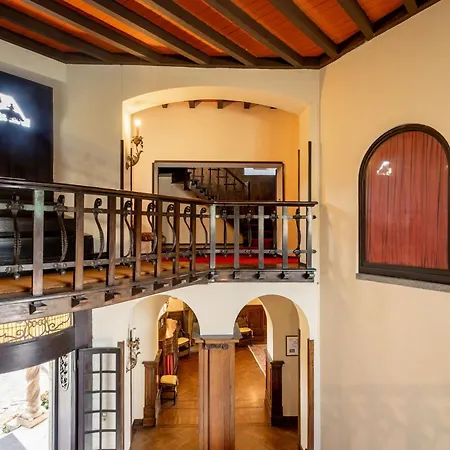 Rocchetta By Halldis * 보시시오 파리니