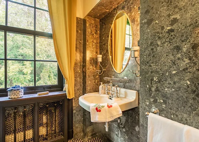 Rocchetta By Halldis Villa *